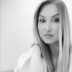 Meet your Posher, Laurie